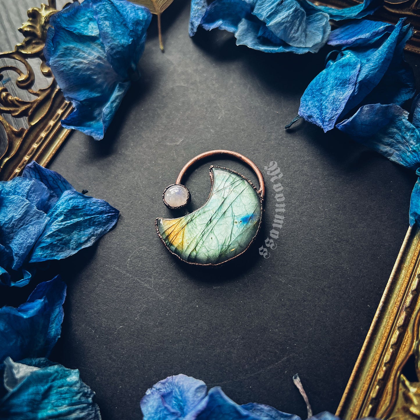 Labradorite + Moonstone II