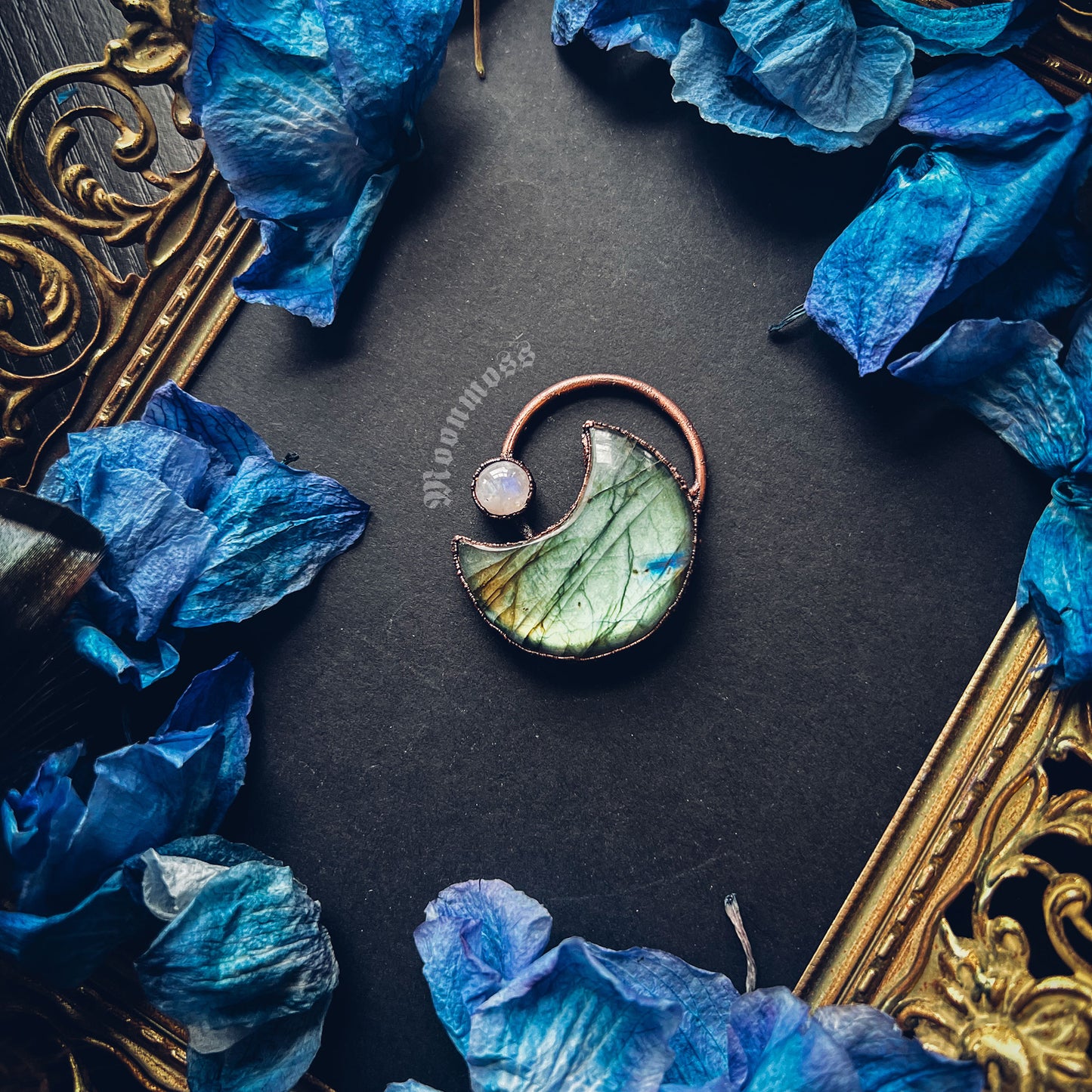 Labradorite + Moonstone II