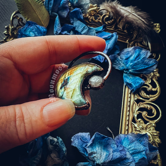 Labradorite + Moonstone III